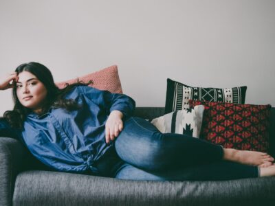 Welche Jeans für mollige Frauen Tipps für große Größen