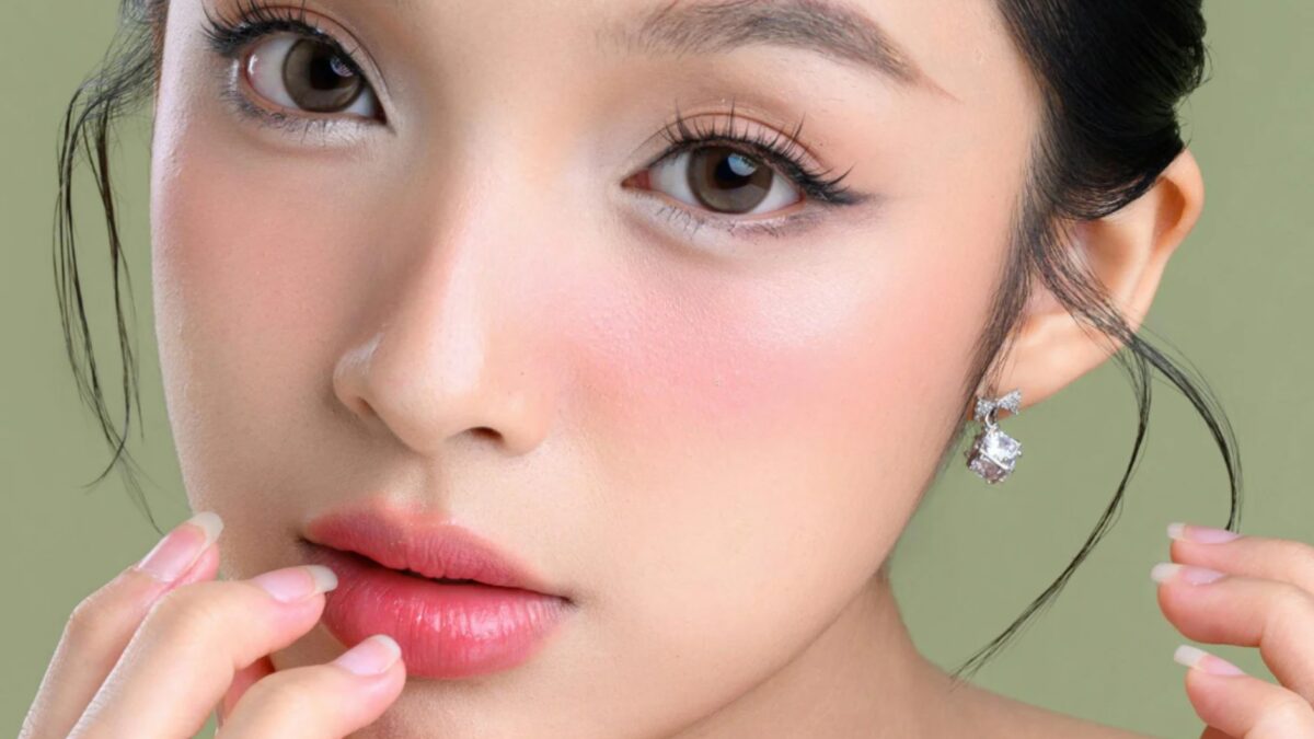 Welcher Blush passt zu mir Der Weg zum perfekten Rouge für Ihren HauttypWelcher Blush passt zu mir Der Weg zum perfekten Rouge für Ihren Hauttyp