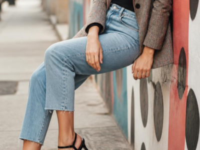 Cropped Jeans für kleine Frauen Dieser Fehler beim Saum macht jedes Bein kürzer